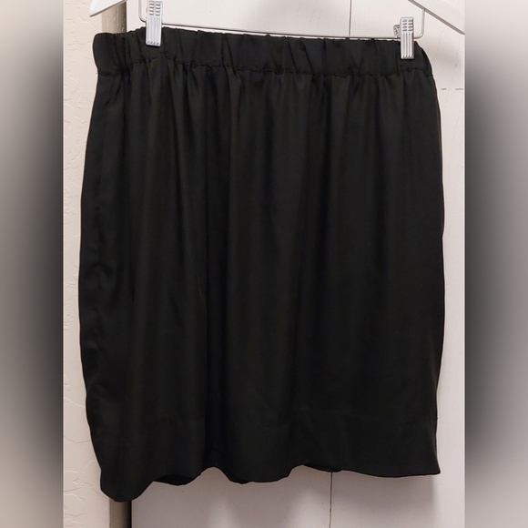Joe Fresh Black Satin Skirt w Pockets Elastic Waist Size XL Date Summer Office - Picture 2 of 6